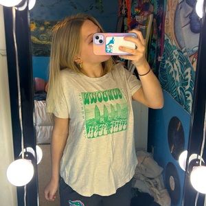 Old navy beachy graphic tee